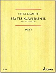 emonts erstes klavierspiel i photo