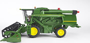 bruder john deere combine harvester t670i photo
