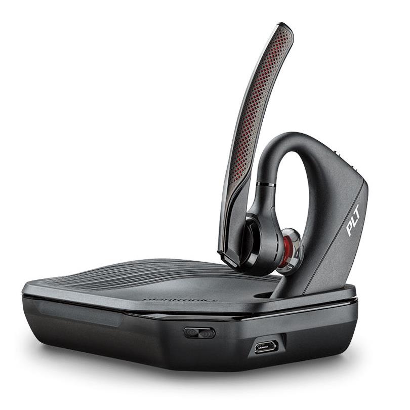 plantronics voyager 5200 with charging case